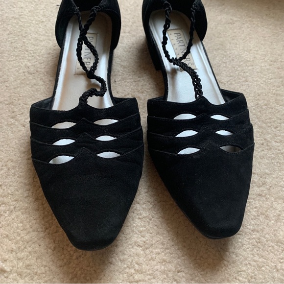 faux suede black pointed toe flats w/ tiny 1/2” heel - Picture 3 of 7